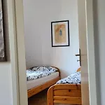 3zimmer-wohnkueche-altbau-90m2-eigener Parkplatz Oberhausen (North Rhine-Westphalia)