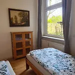 Lägenhet 3zimmer-wohnkueche-altbau-90m2-eigener Parkplatz