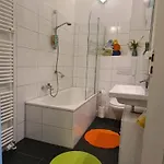 Lägenhet 3zimmer-wohnkueche-altbau-90m2-eigener Parkplatz Oberhausen (North Rhine-Westphalia)