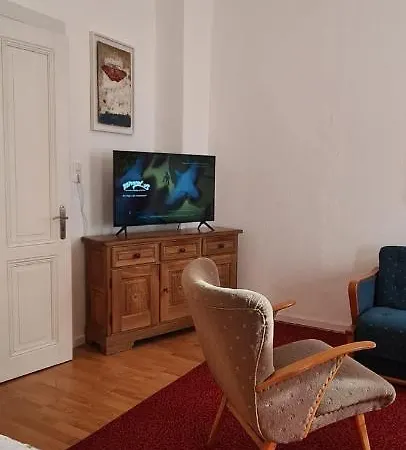 3zimmer-wohnkueche-altbau-90m2-eigener Parkplatz * אוברהאוזן