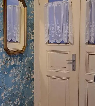 3zimmer-wohnkueche-altbau-90m2-eigener Parkplatz אוברהאוזן