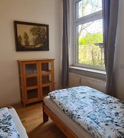 Apartment 3zimmer-wohnkueche-altbau-90m2-eigener Parkplatz