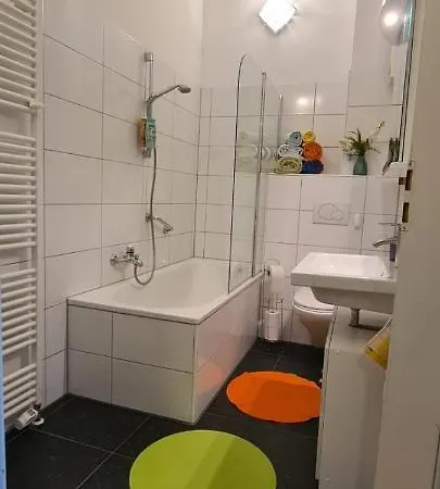 Apartment 3zimmer-wohnkueche-altbau-90m2-eigener Parkplatz Oberhausen (North Rhine-Westphalia)