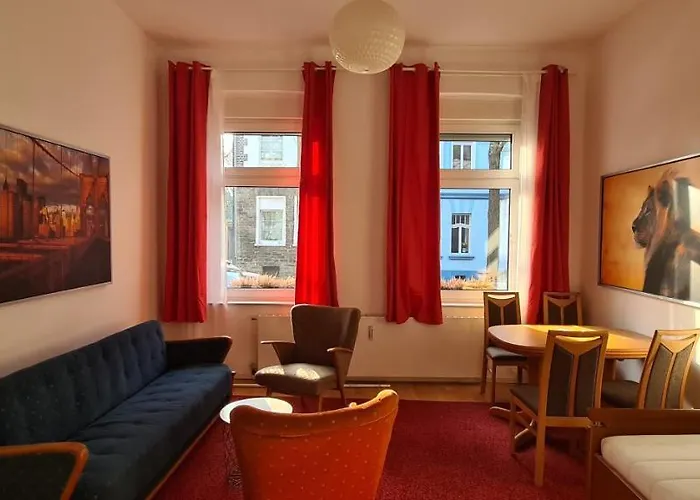 3zimmer-wohnkueche-altbau-90m2-eigener Parkplatz * أوبيرهاوزين