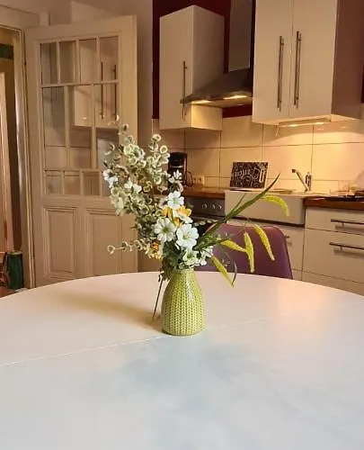 3zimmer-wohnkueche-altbau-90m2-eigener Parkplatz * Оберхаузен