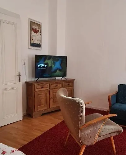 3zimmer-wohnkueche-altbau-90m2-eigener Parkplatz * أوبيرهاوزين