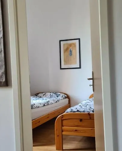 3zimmer-wohnkueche-altbau-90m2-eigener Parkplatz أوبيرهاوزين